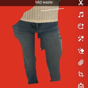 Säljer dessa mid waste jeans från något ställe jag köpte dom för  - Jag köpte dom hära jeansen för 600kr säljer för 300