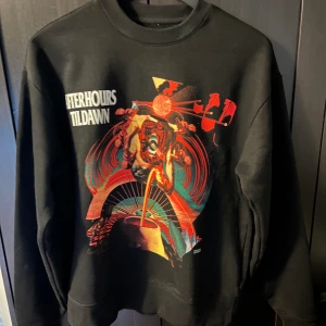 THE WEEKND konsert merch - Köpt på the weeknd konserten i somras, den är ej anväd endast testat den på en gång. 