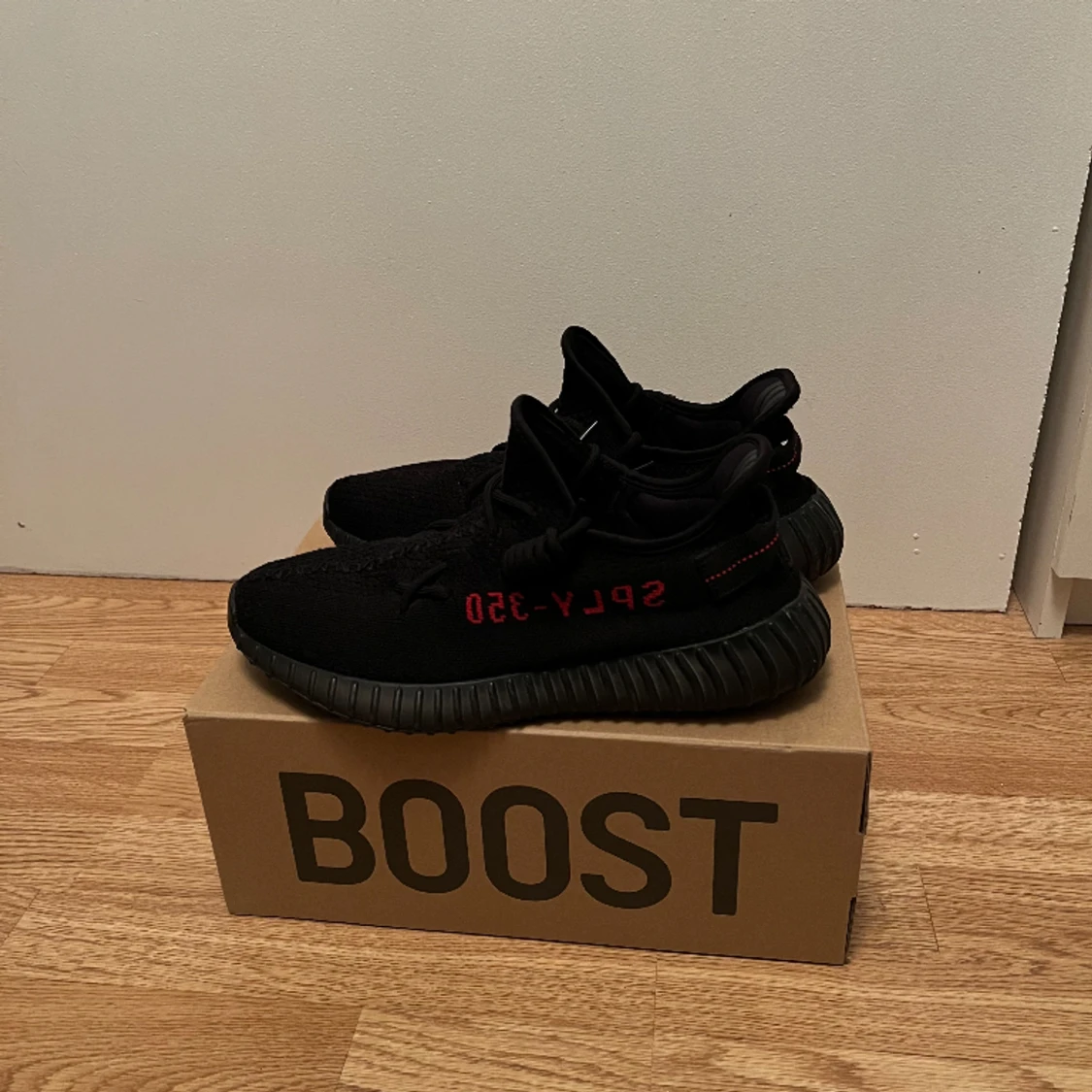 Yeezy 350 bred V2