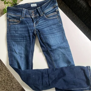 Pape jeans - Lågmidjade pape jeans, modellen venus. Aldrig använda Nypris: 999kr