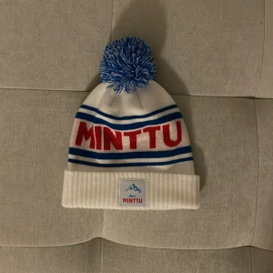 Minttu mössa - Aldrig använd 