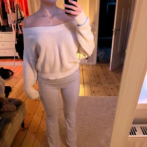 Finstickat tröja  - Finstickad cremefärgad tröja från Gina Tricot❤️