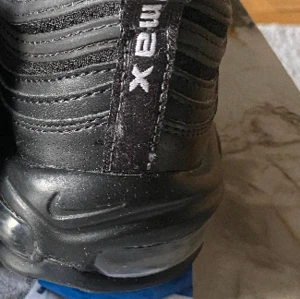 Airmax Nike  - Helt nytt skor några månad bara användas och jag säljer pga och kvar kvitto 