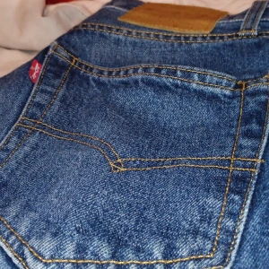 Levi's mörk blåa jeans - Bra kvalitet använt en gång topp kvalitet. Storlek 30/32.