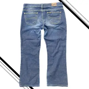 Lågmidjade jeans ifrån Lee  Midja: 95/96cm innerben: 69cm