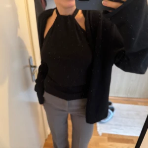 Topp - Halterneck topp (omgjord från byxdress). Storlek S