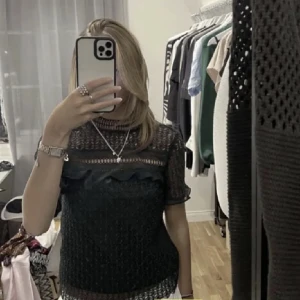 Svart topp - Så snygg svart topp, lånad bild