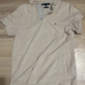 Piké  - Riktigt fet tommyhilfiger pike storlek XS men kan passa fint på s osså, köpt för 1300 på Urban modern i Helsingborg och är i fantastiskt skick  Pris kan absolut disskuteras 