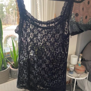 Spets linne - Trendigt linne i bra skick