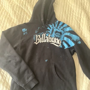 Billabong hoodie - Hoodie från billabong, fraktar och och möts Sthlm 