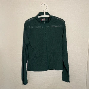 Långärmad half-zip tröja - Gsus tunn tröja med half-zip. Nät material  