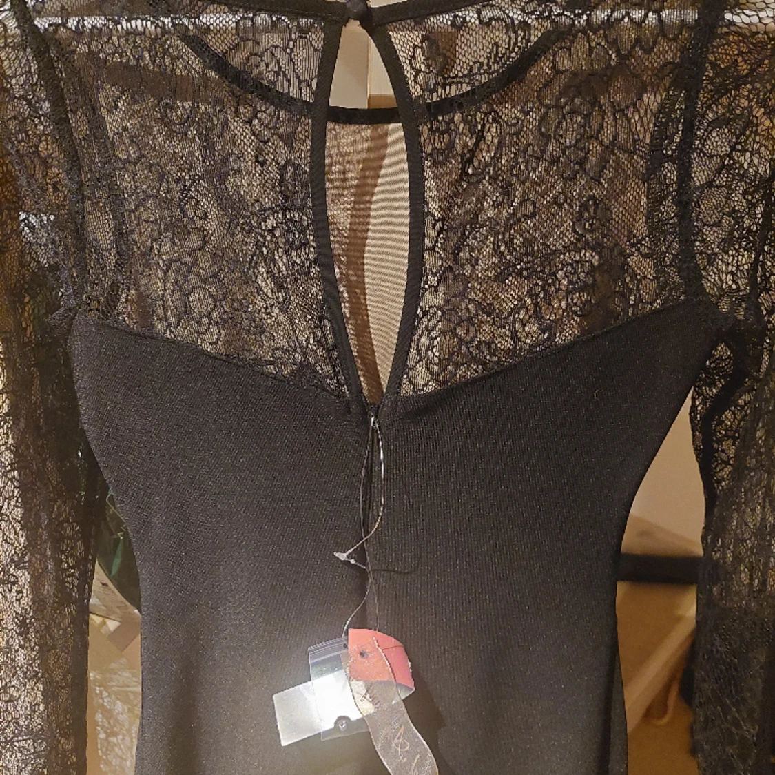 Svart spetsklänning, str 36-38, Lipsy, ny med prislapp
