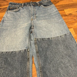 Jeans mörk/ljusblå Monki - Fina jeans i storlek 160/164 