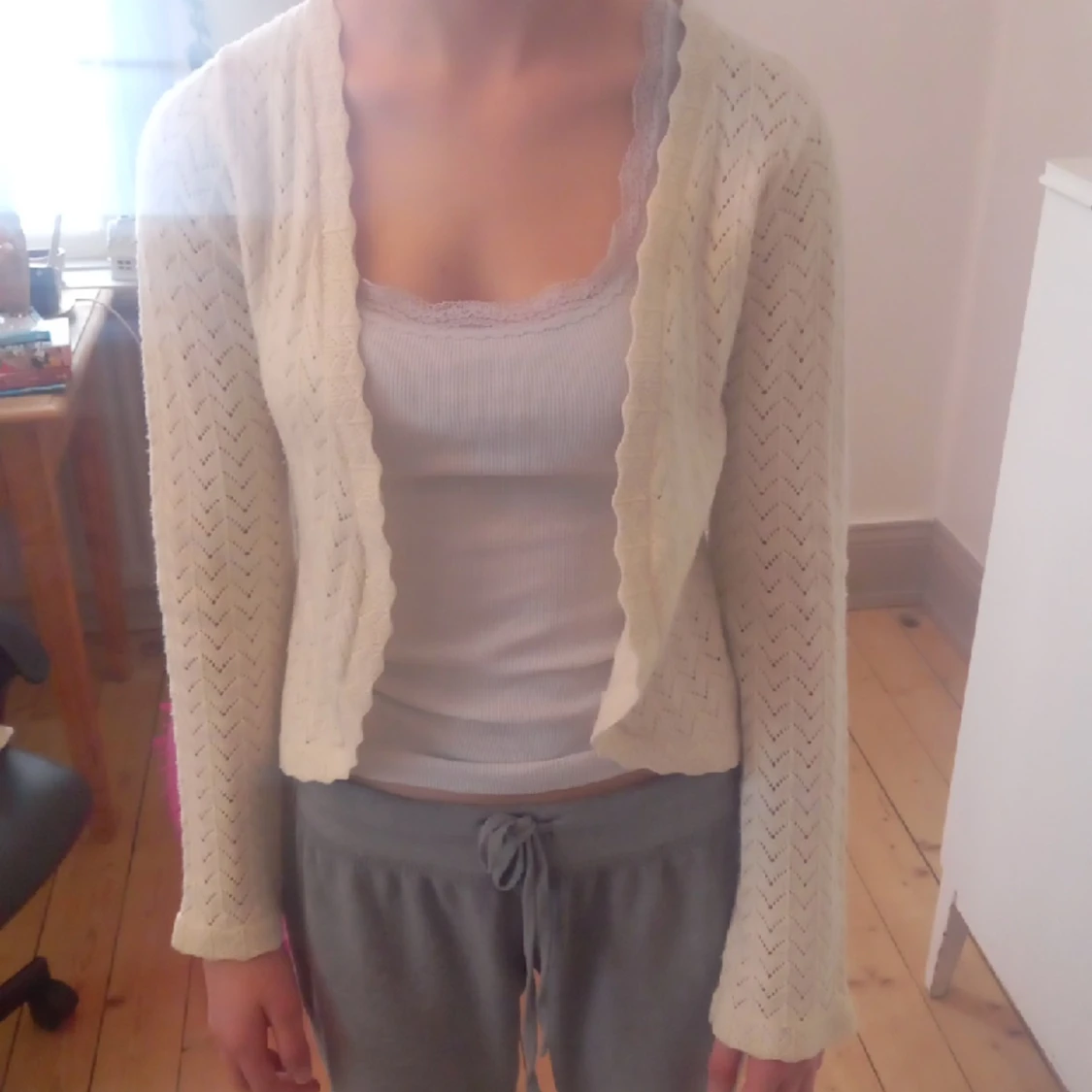 Stickad ull kofta - 90