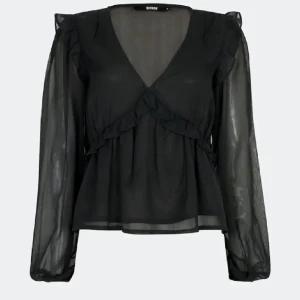 Bikbok Blus - Säljer denna slutsålda blusen från bikbok. Bilderna är lånade men den sitter likadant på mig. Den är i nyskick och använd fåtals gånger. Hör av er vid frågor eller tryck gärna på köp nu 💓