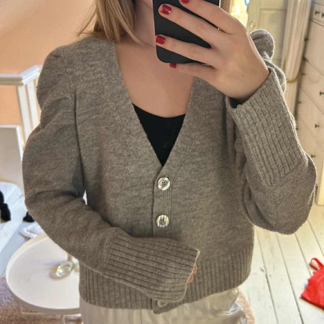 Grå stickad kofta  - 90