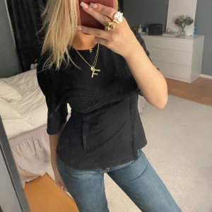 topp - jätte gullig topp med fina detaljer😇❤️