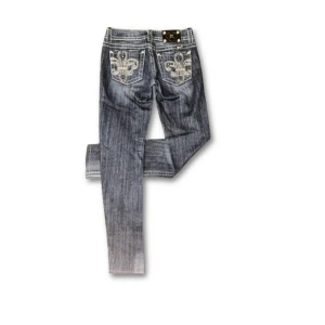 Miss me  - Blå miss me jeans, skriv för mått eller andra frågor. inga defekter och i storlek 29.