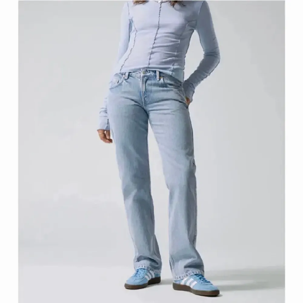 säljer dessa jeansen från Weekday i modellen arrow!. Jeans & Byxor.
