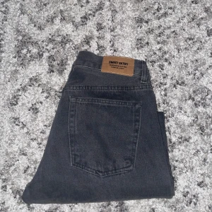 Sweetsktbs jeans - Nytt skick, använt fåtal gånger, lite mer mot low rise hållet