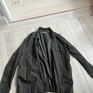 Our Legacy Sample Technical Shirt - OL sample storlek M i tunnt vindtätt material. 