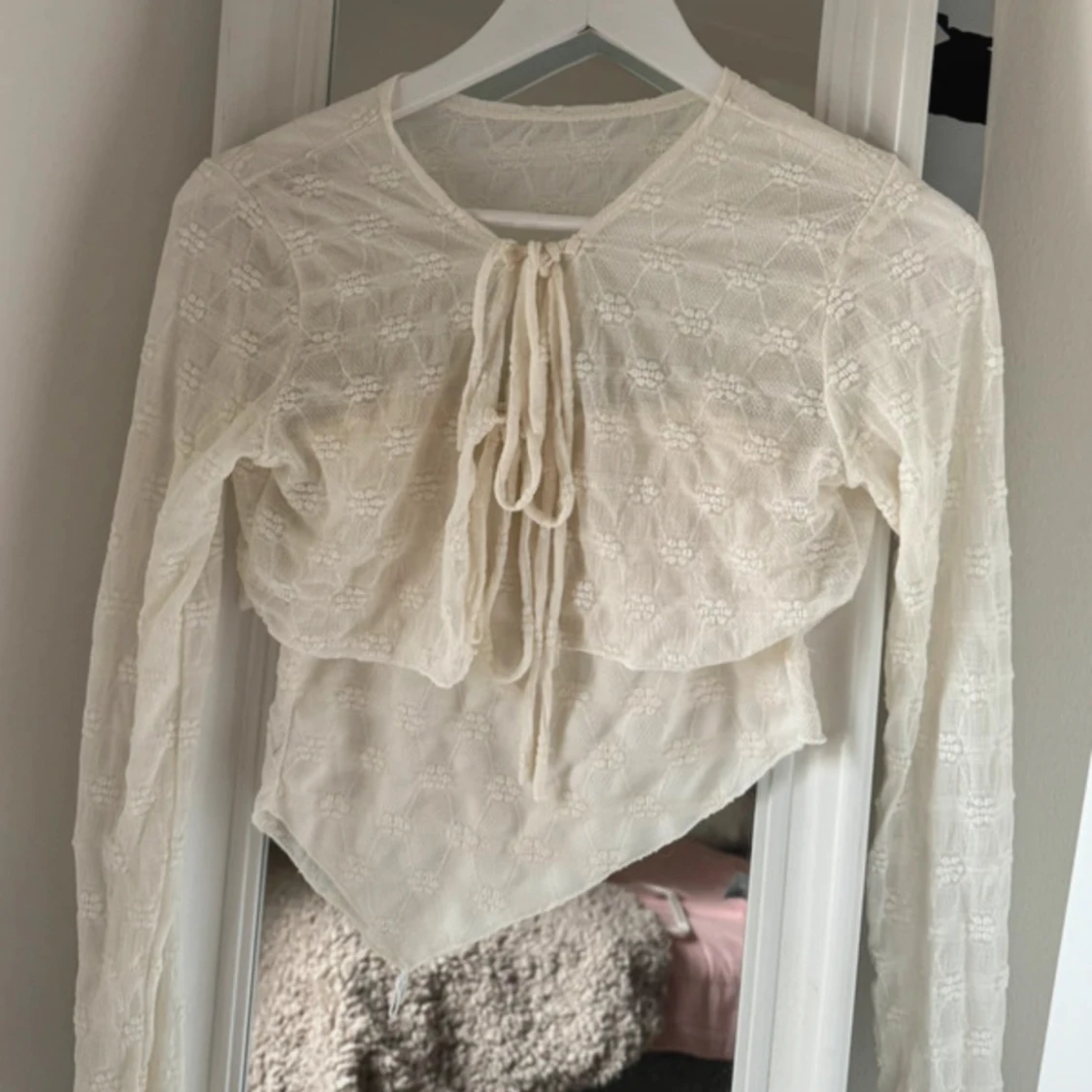 Asymmetrisk spets kofta och topp set