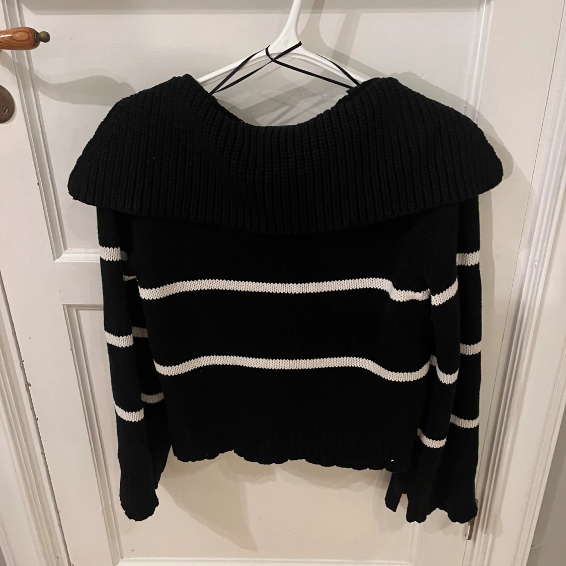 Randid stickad tröja - 90