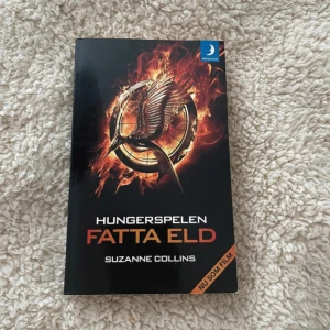 Hungerspelen  - Hungerspelen fatta eld  Ingen bruten rygg