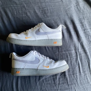 Air force 1  - Storlek 47,5, bra skick och bara använda en gång. Kontakta vid frågor, pris kan diskuteras.
