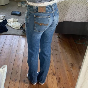 Lågmidjade jeans  - Säljer mina super fina lågmidjade jeans som inte finns att köpa längre! 🫶🏻
