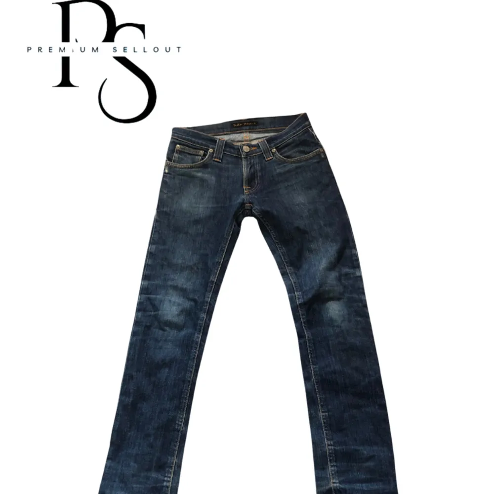 Tja säljer dessa feta nudie jeans i slim! De är top skick o har inga defekter. W26 L32Pris:350! Kom pv för mer info!. Jeans & Byxor.