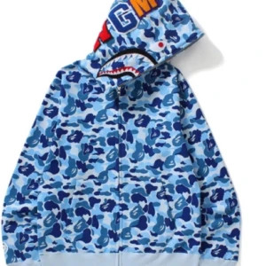 Söker bape hoodie med tag och påse! - Billigt!!