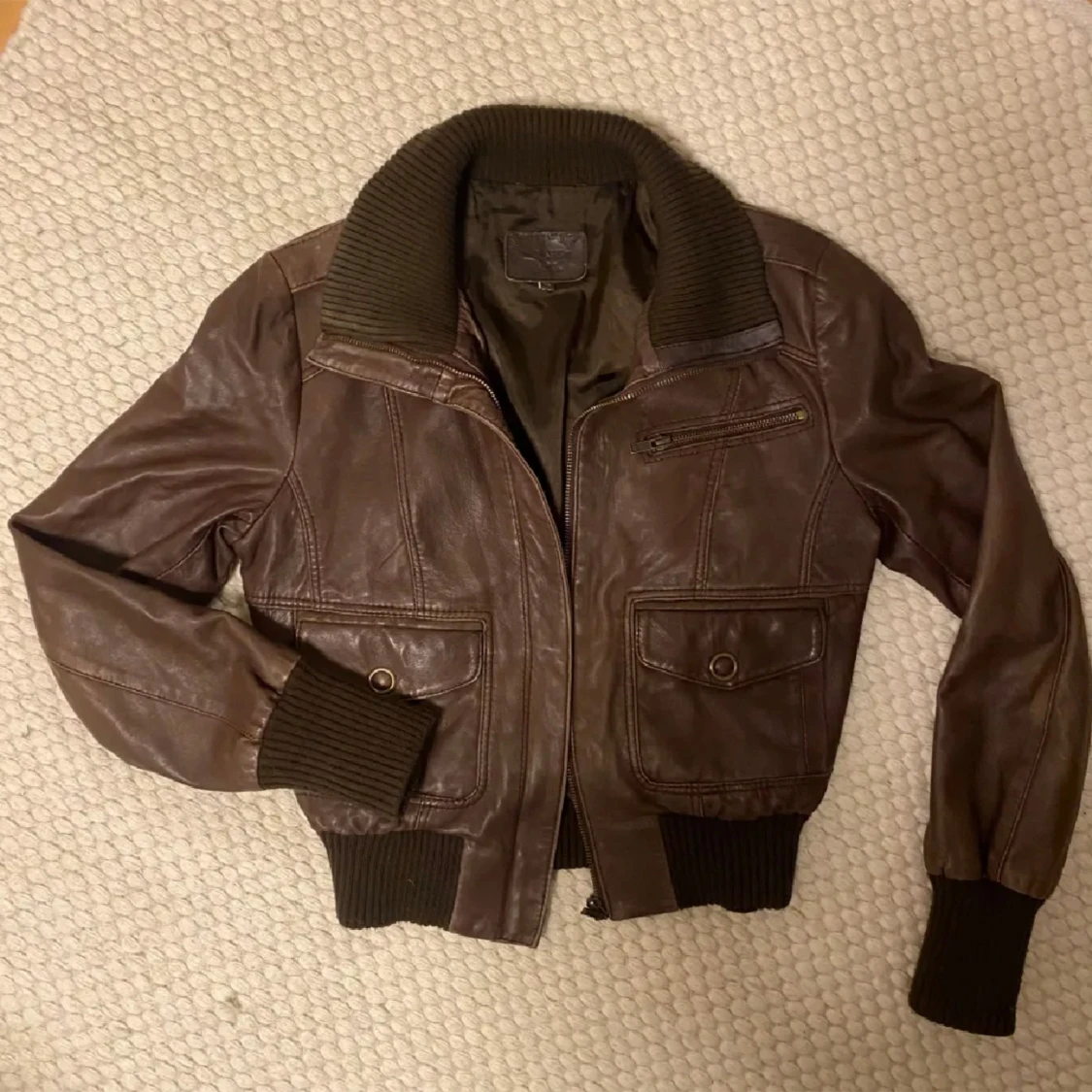 Brun läderjacka 
