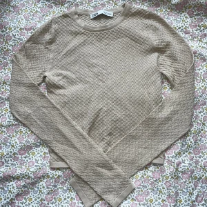 Zara stickad tröja - Jättefin beige tröja från Zara🌸