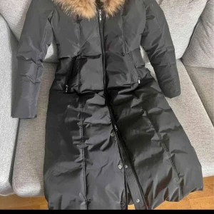 Äkta dun vinterjacka  Holleis 38 - Helt ny några gånger använda 38 storlek