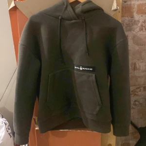 Sail racing hoodie - Bra skick     St:M färg mörk grön