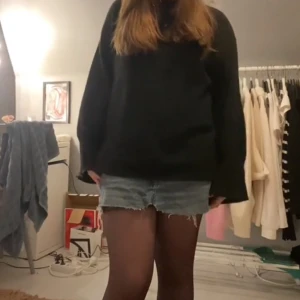Stickad tröja  - Sticks inte viket är jätte bra 😊 Sparsamt använd 