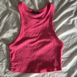 Linne - Populära linnet från zara som inte kommer till användning längre. Storleken är M men själv är jag storlek S så passar både M och S 