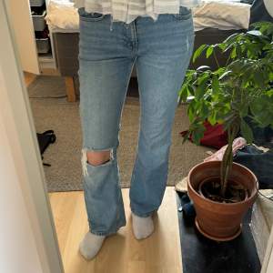 Säljer dessa gina tricot jeans då det inte kommer till användning längre 💗