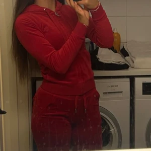 Juicy set - Säljer som set, använd max 2-3 gånger Storlek XXS men funkar upp till S Felfria, som nya 