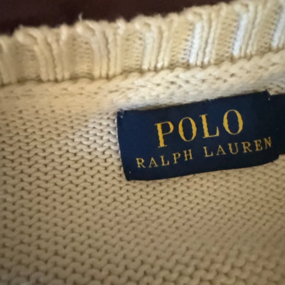 Stickad Ralph lauren tröja nypris 2000❤️ Pris går att diskutera vid snabbt köp ❤️. Tröjor & Koftor.