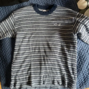 PoLaR knit - Storlek M, använd men i fint skick.  Svår o hitta. Säljes pga att den blivit för liten för mig. Priset är inte hugget i sten