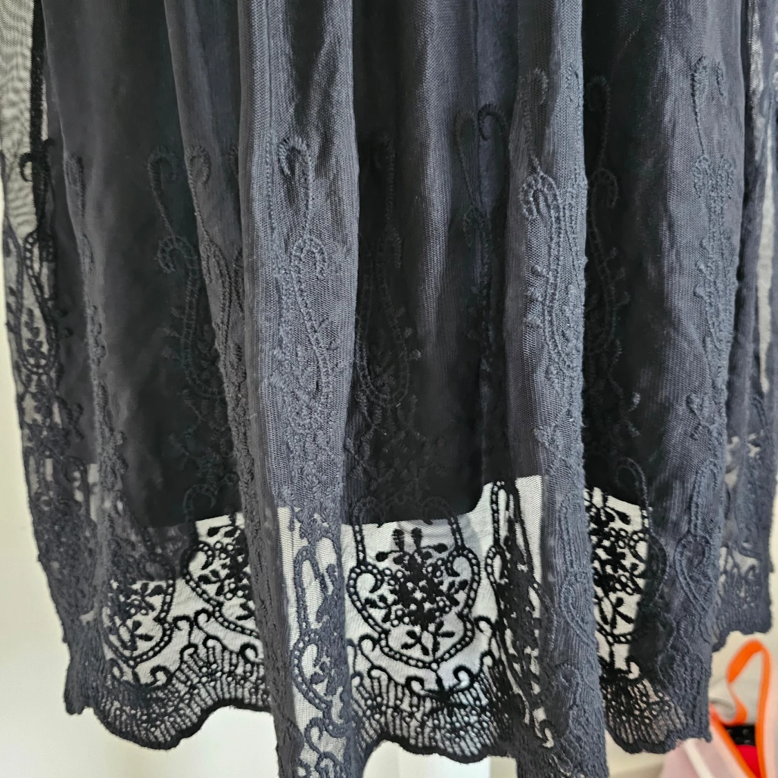 Svart ärmlös klänning - 91