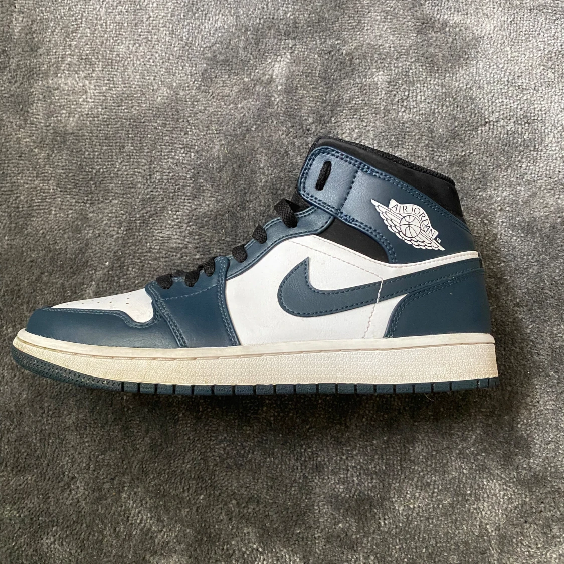 Air Jordan 1 Dark Teal Mid