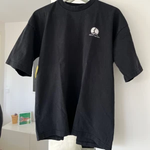 Snygg t-shirt - Skitsnygg t-shirt i bra skick