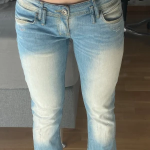 Only Jeans - Säljer ett par supersnygga ljusblåa jeans från Only för att dem inte kommer till användning så mycket tyvärr! Superbra skick!
