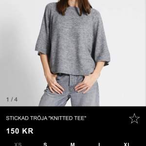 Säljer nu denna jätte söta stickade trekvartsärmade tröjan från lager 157!