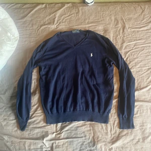 Ralph Lauren tröja - Jätt fin ralph lauren tröja DM om för mer bilder Pris kan diskuteras!