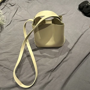 Väska från Gina  - Nästan oanvänd 