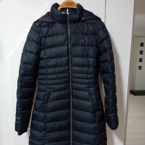 Tommy hilfiger - Tommy hilfiger jacka  storlek xs